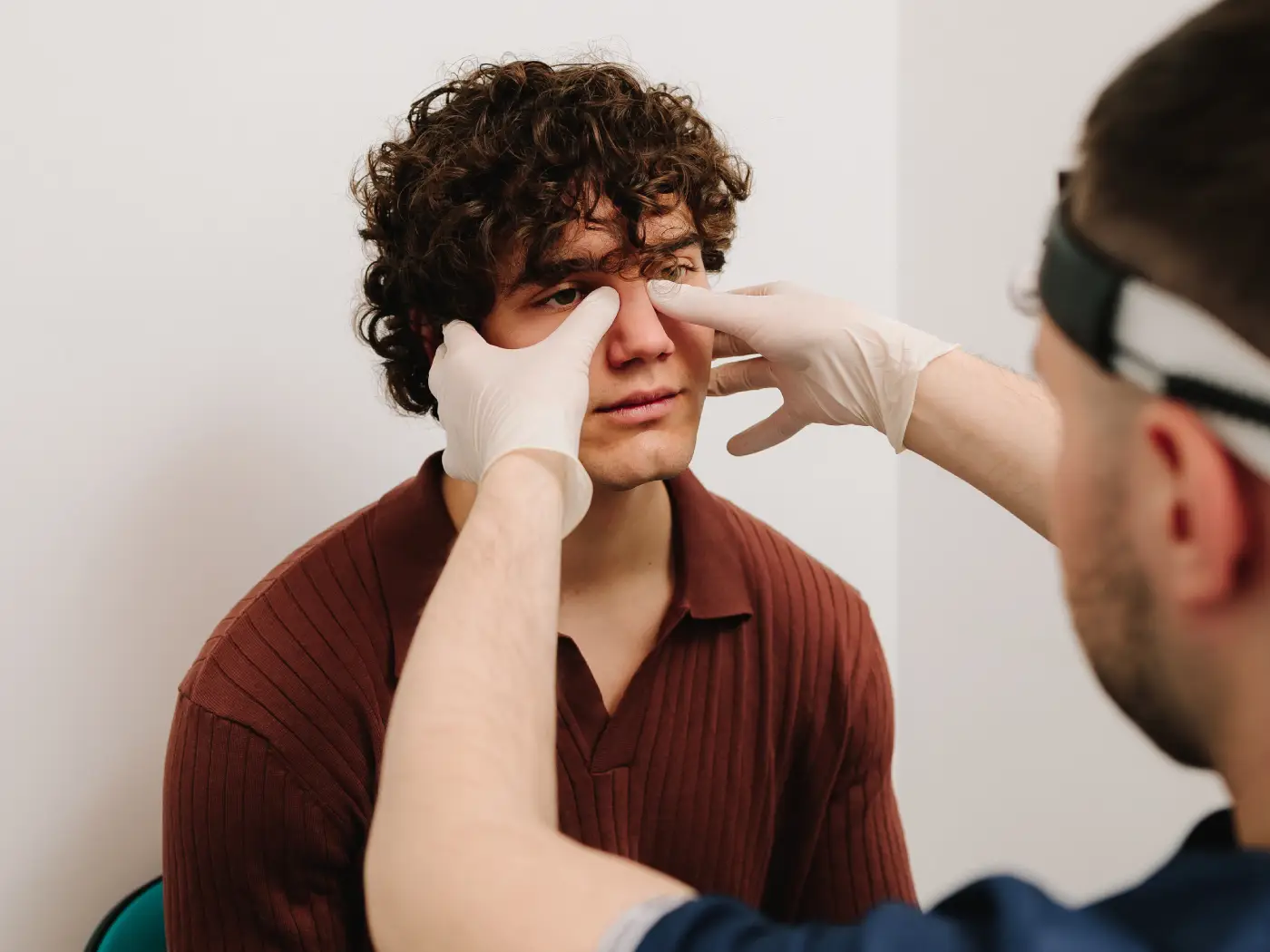 Plastic surgery | How to Recognize the Symptoms of a Deviated Septum?